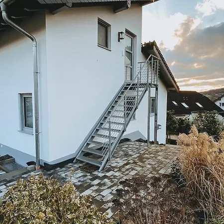 Modernes Mit Wallbox Und Parkplatz Naehe Koblenz Daire *